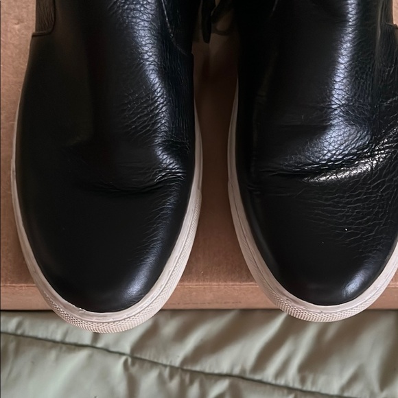 Gentle Souls Carol by Kenneth Cole - Picture 12 of 13